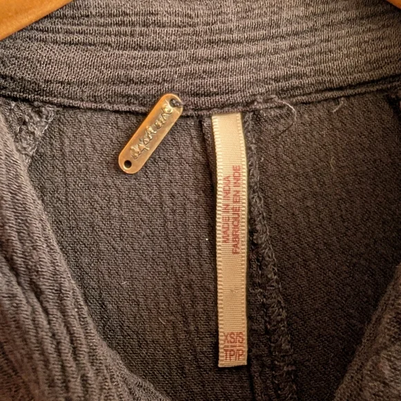 Free People FP Black Button Down Women's Top XS/S Batwing Ruffle Pockets Lagenlo - Picture 3 of 7